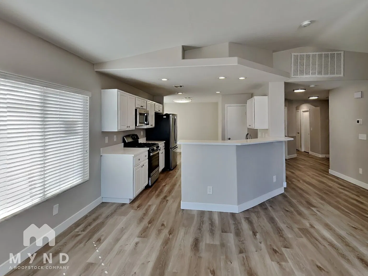 3 bed, 2.0 bath, 1458 sqft, $1,885 — Photo 2