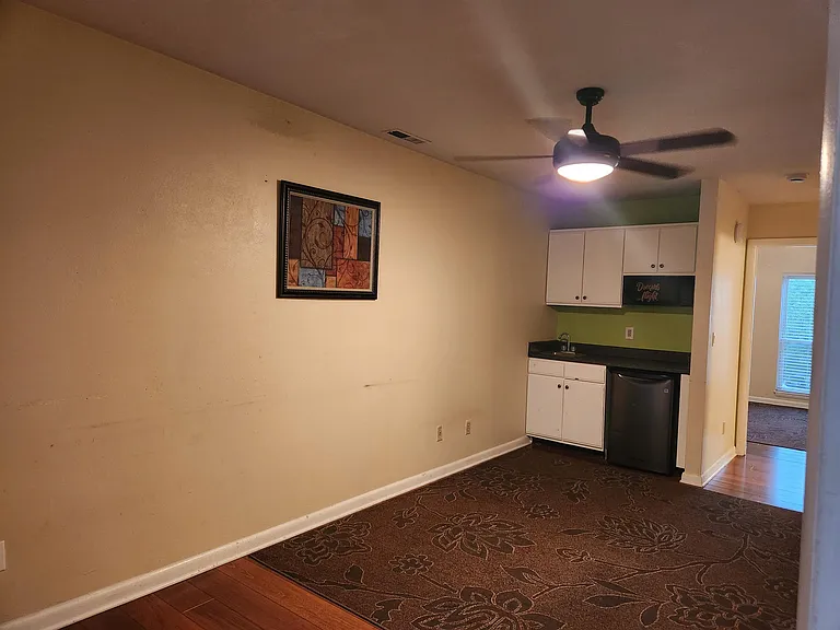 1394 Bradley Dr — Photo 9