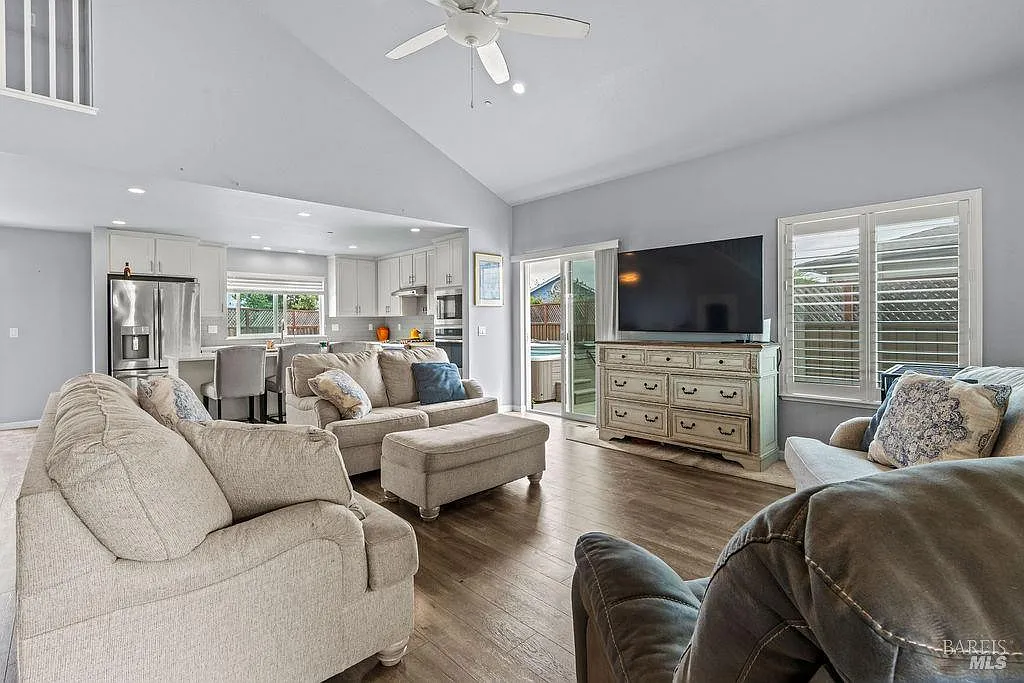 3690 Hillary Court - Photo 3