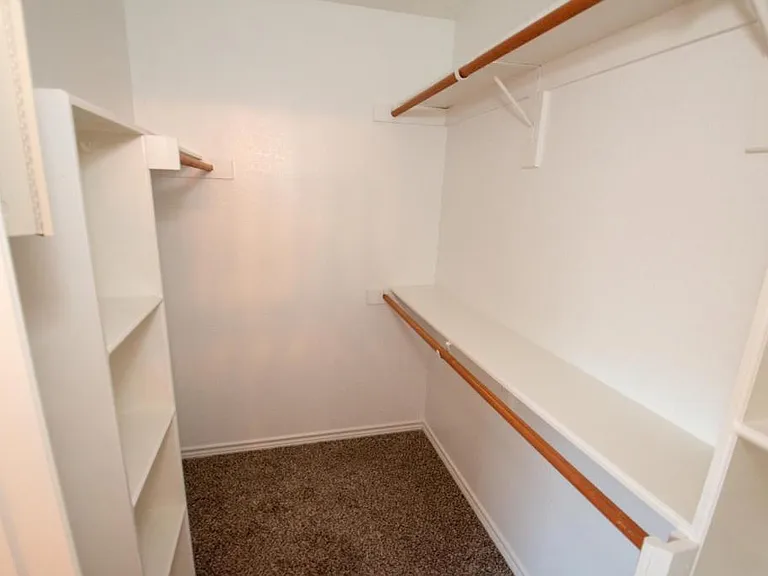 1902 Thornhill Way — Photo 11