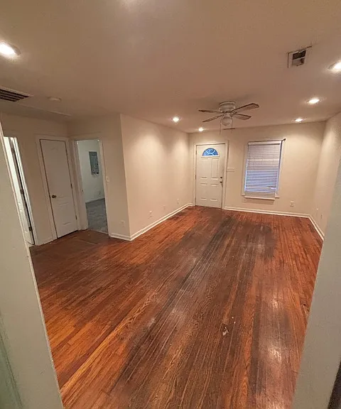 401 McCullough Ave NE — Photo 11