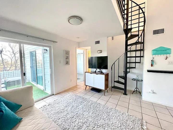 Parker Ln — Photo 2