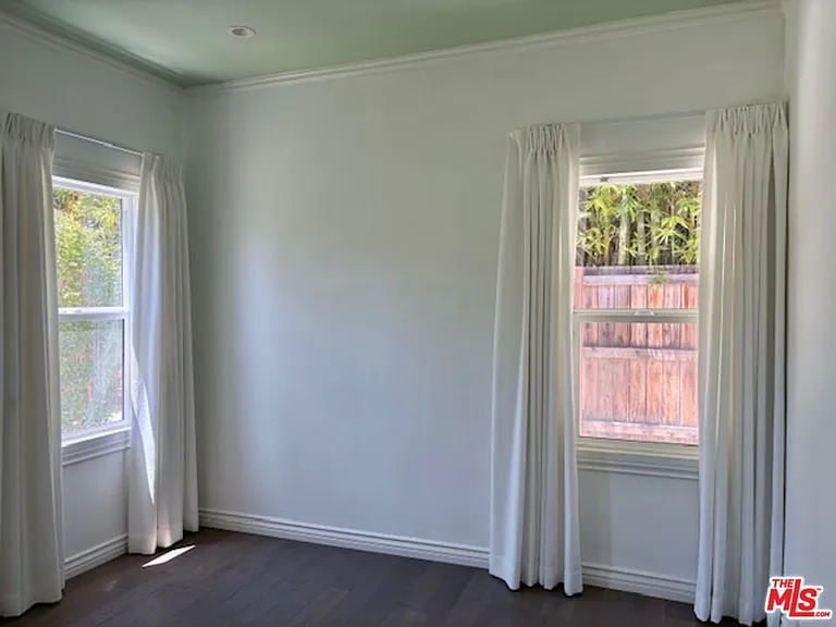 459 S Holt Ave — Photo 20
