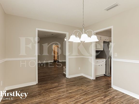 5th image of 800 Driftwood Pl