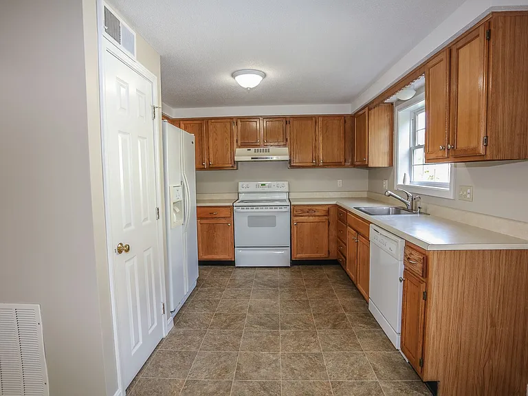 14 E Ridge Rd — Photo 19