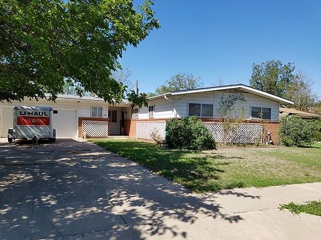 1st image of 1004 Avenida Manana St