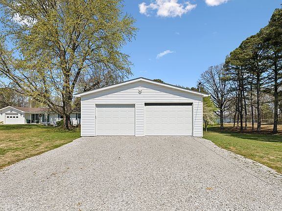 3rd image of 108 Duck Dr
