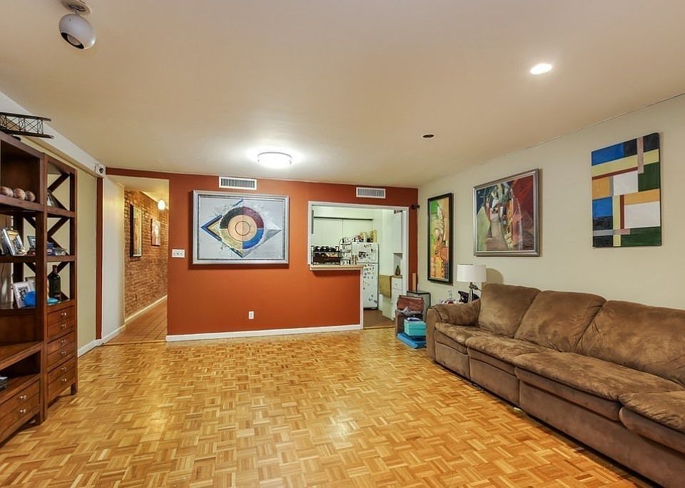 2nd image of 106 W 74th St APT G