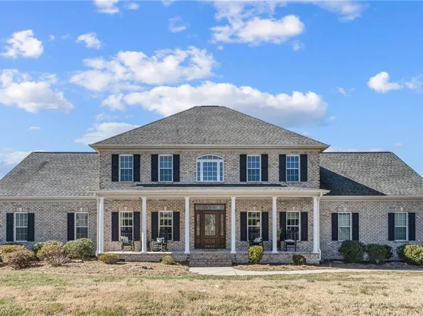 5809 Elkton Dr, Oak Ridge, NC 27310