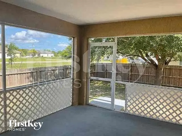 2731 SW 2nd Ln — Photo 23