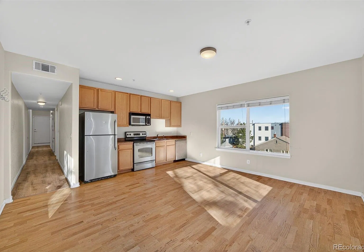 2389 S High St — Photo 3