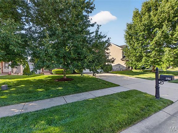 4th image of 127 Granite Way