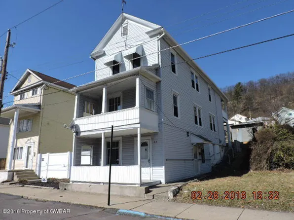 23 Railroad St, Glen Lyon, PA 18617