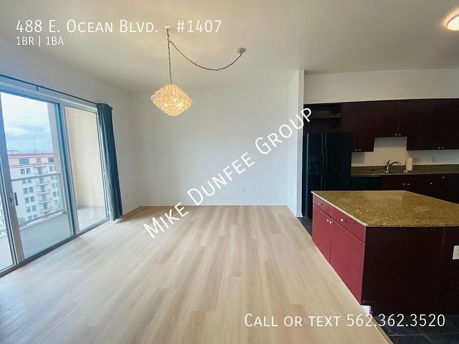 Spacious One Bedroom Condo in Downtown Long Beach — Photo 3