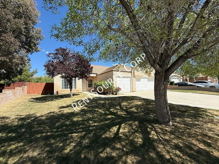 Building Photo - 38758 Almador Ct