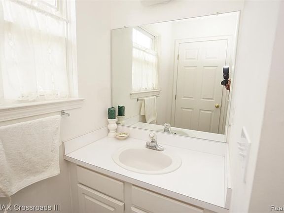 5th image of 41645 Sevan Dr