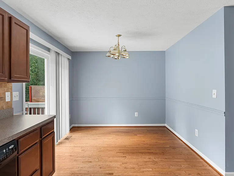 18376 Democracy Ave — Photo 6