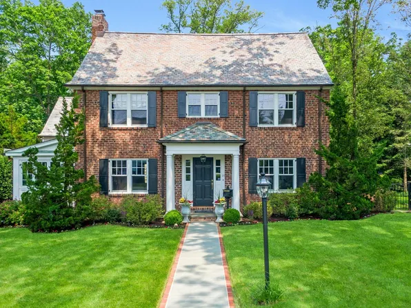 27 Fairview Road, Scarsdale, NY 10583
