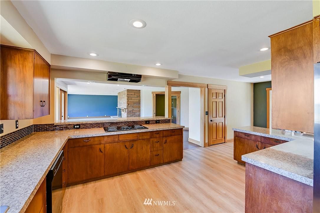 Oak Harbor, WA 98277