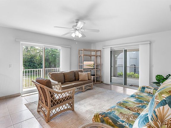 4th image of 249 W Seaview Dr