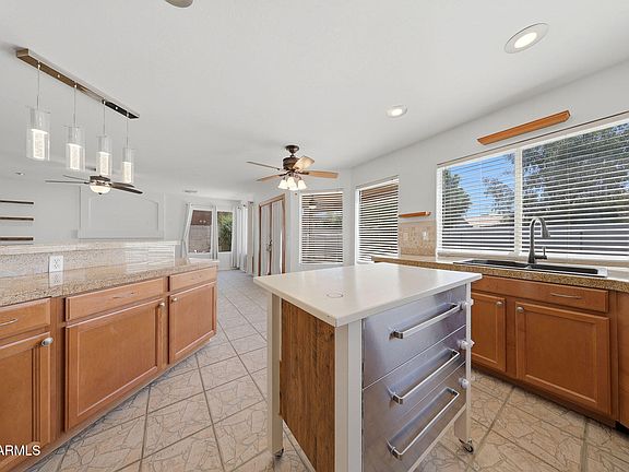 5th image of 807 E MORELOS Street