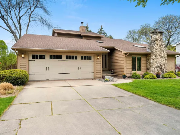 717 Eau Claire Pl, De Pere, WI 54115