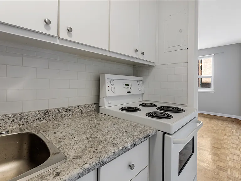 335 Cooper St — Photo 34