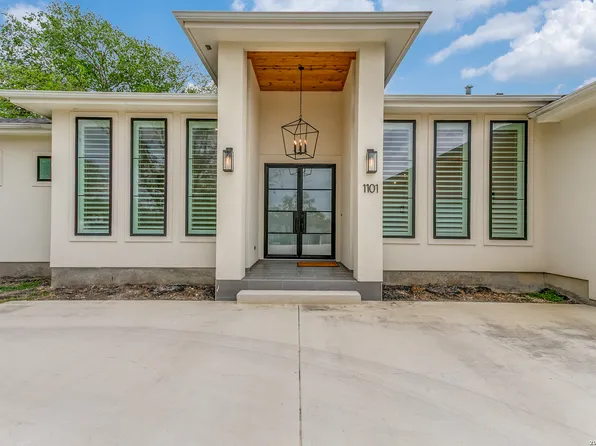 1101 Garraty, Terrell Hills, TX 78209