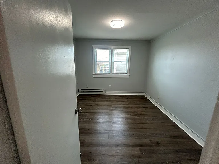 206 E Ayre St #8 — Photo 12