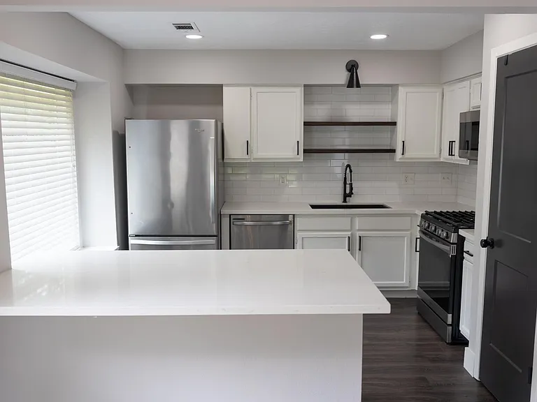 1204 Osborne Dr — Photo 9