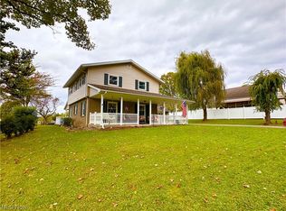 2423 Shady Tree Ln, Fairmont, WV 26554