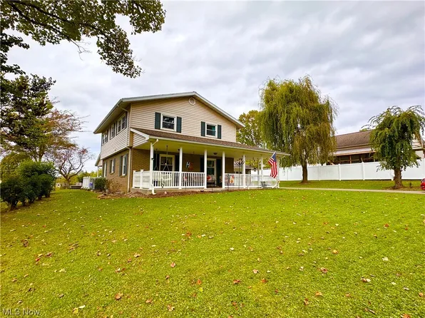 2423 Shady Tree Ln, Fairmont, WV 26554