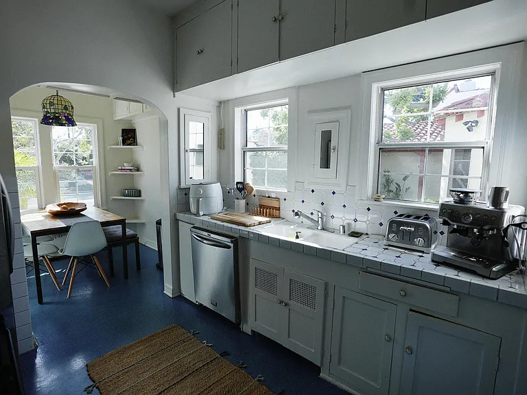 2382 Selby Ave — Photo 13