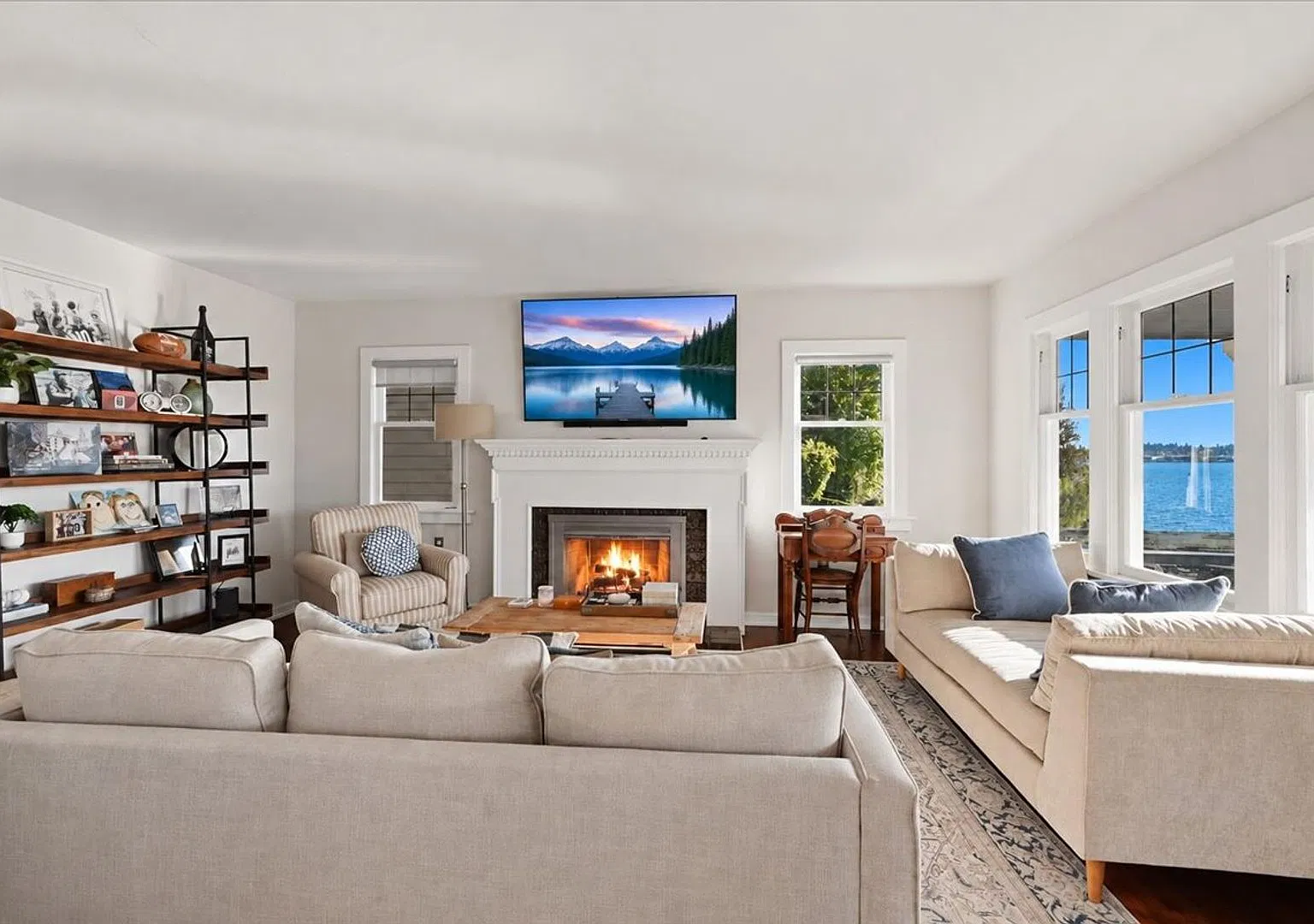 4Bd/2.5Ba Kirkland Home — Photo 3