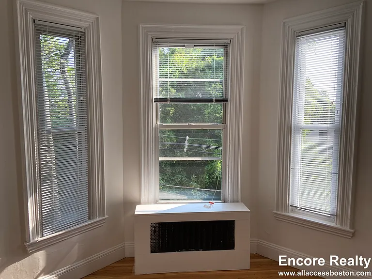 48 Newton St #2 — Photo 16