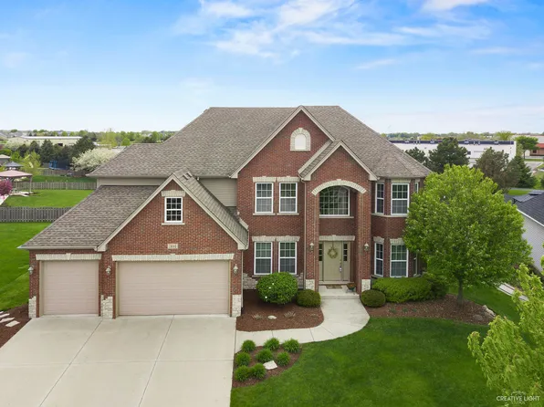 304 Amston Ct, Oswego, IL 60543