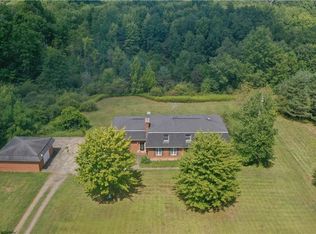 10364 Leffingwell Rd, Canfield, OH 44406