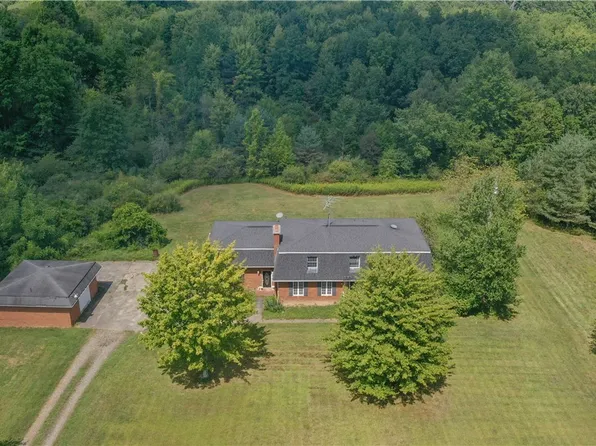 10364 Leffingwell Rd, Canfield, OH 44406