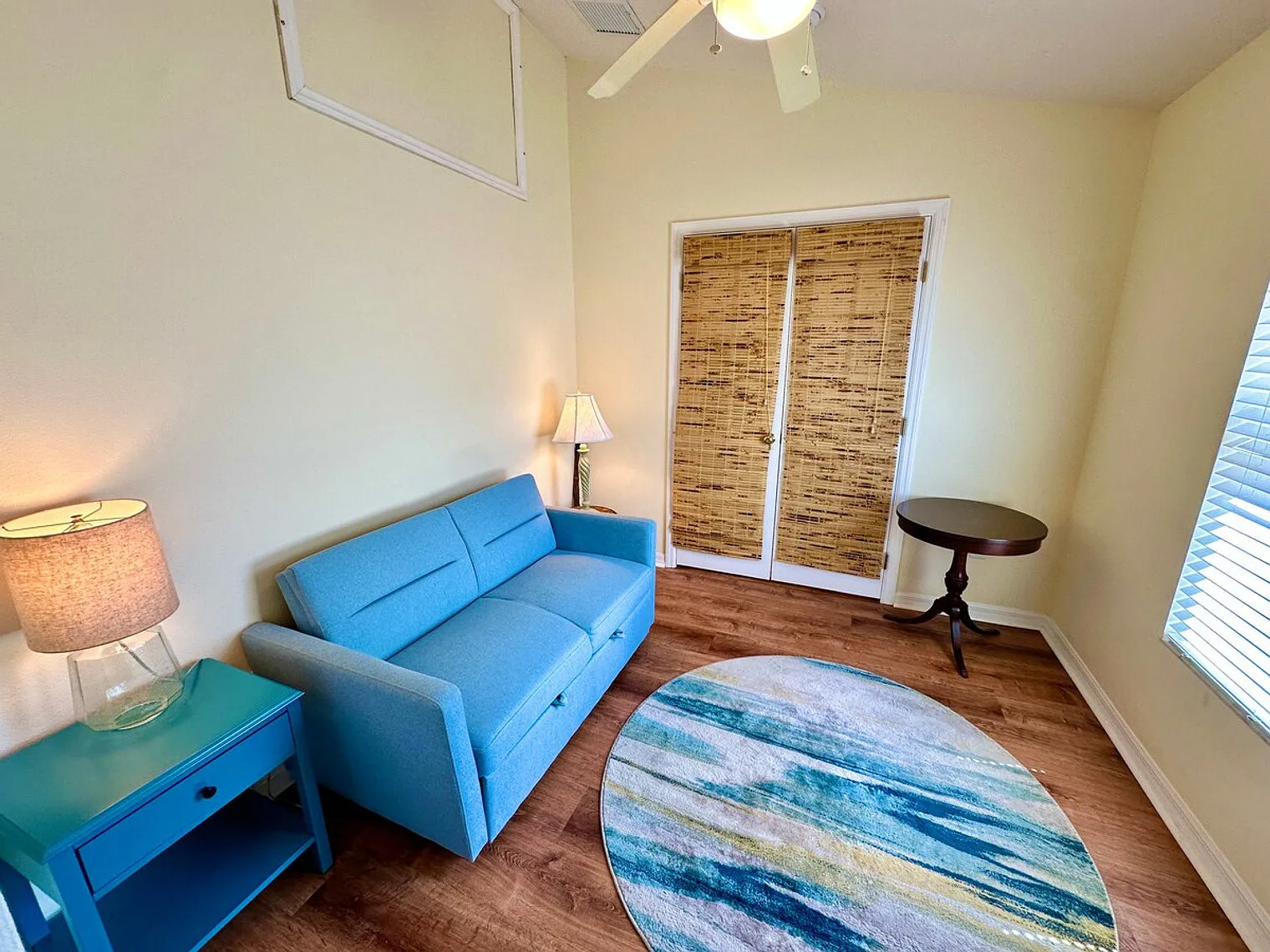 2 bed, 1.0 bath, $3,926 — Photo 2