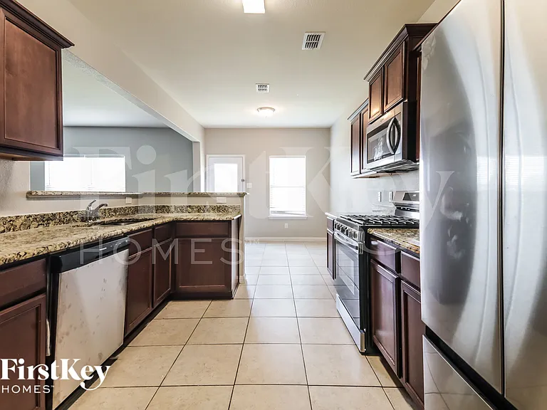 9005 Woodfern Dr — Photo 8