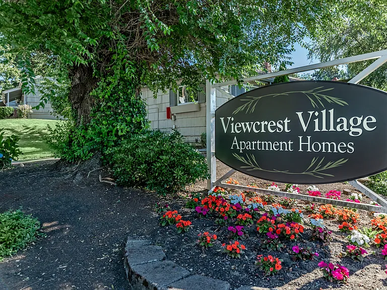 Entrance Monument Sign at Viewcrest Village in Bremerton, WA