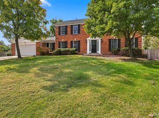 2785 Sun Meadow Dr, Chesterfield, MO 63005