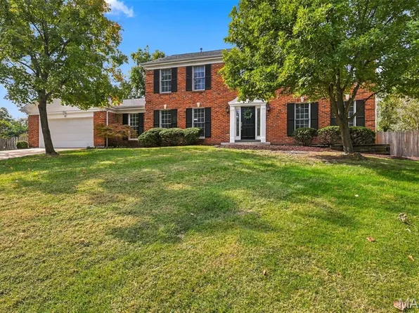 2785 Sun Meadow Dr, Chesterfield, MO 63005