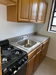 Rented by Chana Ofek, LREB