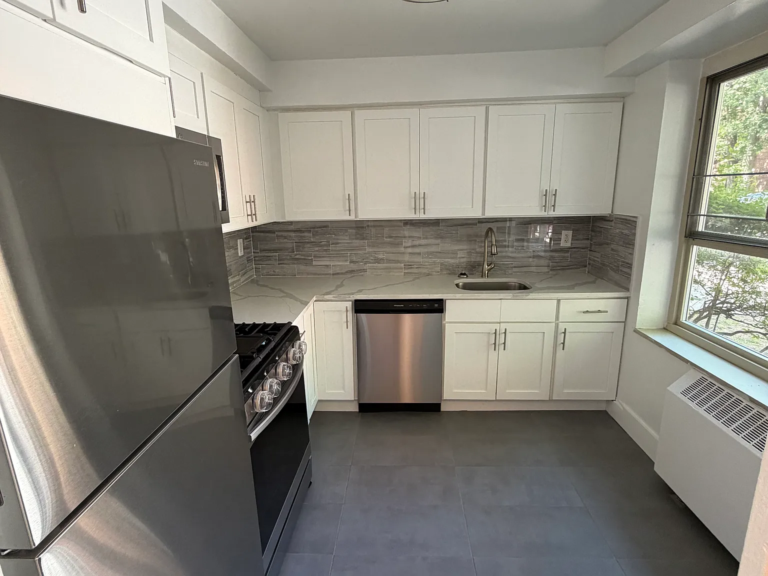 186th Ln, Fresh Meadows — Photo 2
