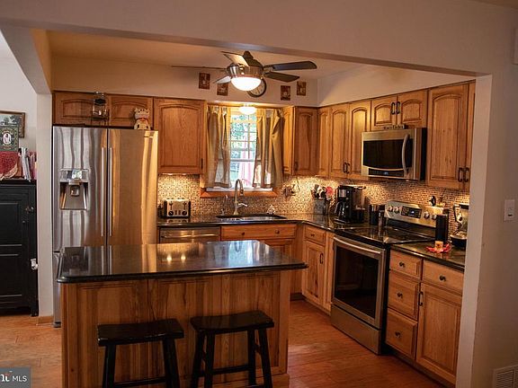 5th image of 803 Stone Haven Dr
