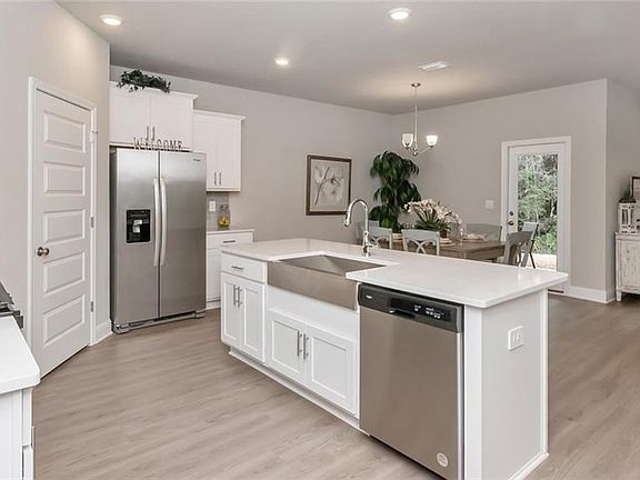 3rd image of 10530 Relic Rd S