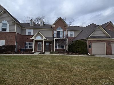 27611 Hidden Oaks Dr, Brownstown, MI, 48183
