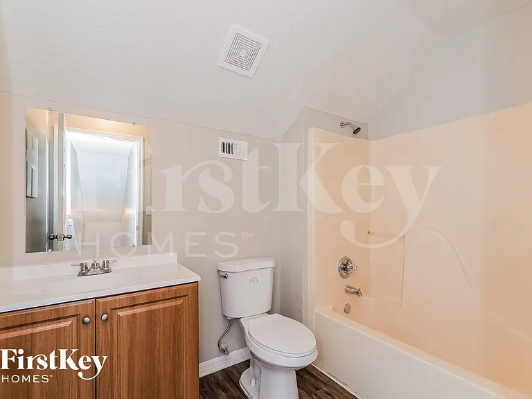 3789 Huntwicke Blvd — Photo 13