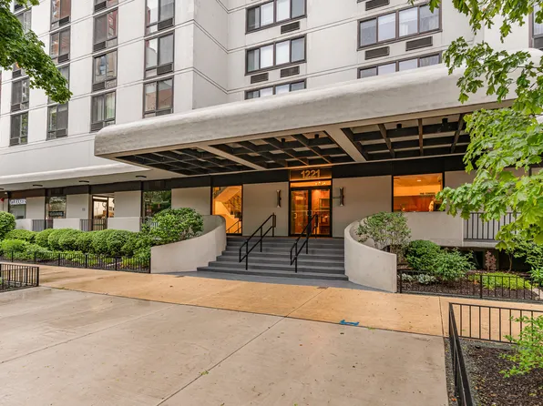 1221 N Dearborn St APT 207N, Chicago, IL 60610